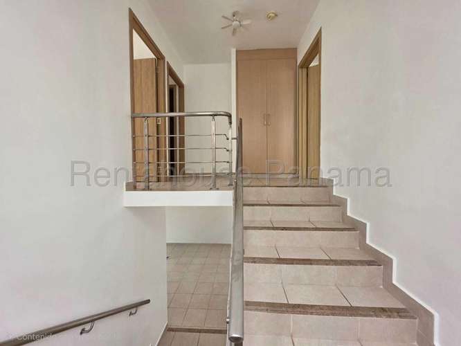 272018. Se vende a excelente precio casa con 3 recámaras, 3.5 baños, CBE, jardín