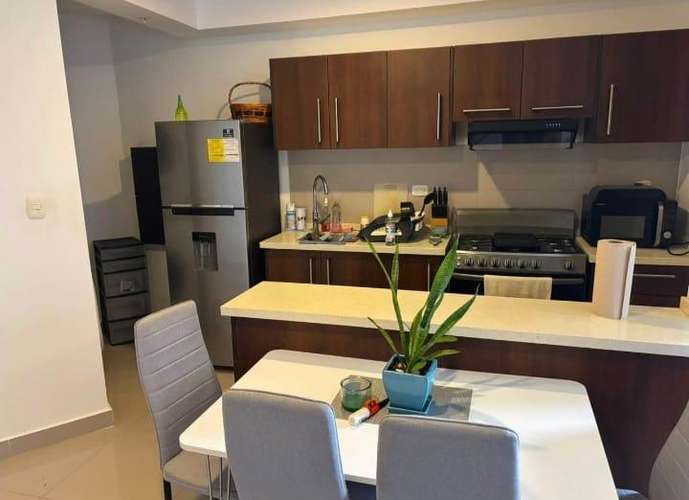 ALQUILER DE APARTAMENTO AMOBLADO EN LA 12 OCTUBRE, 2 RECAMARAS $950 - Imagen 2
