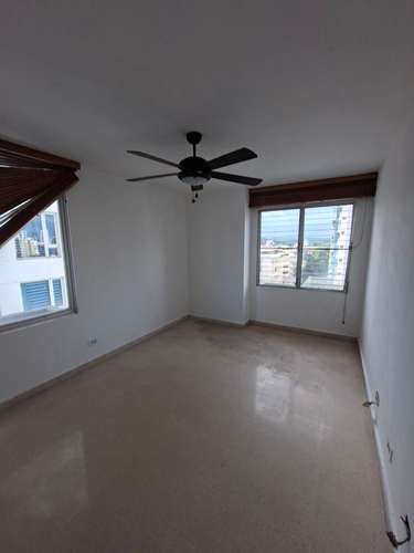 EXCELENTE PRECIO 3 RECAMARA / 3 BANOS Y CUARTO EMPLEDO EL CANREJO DE LUJO
