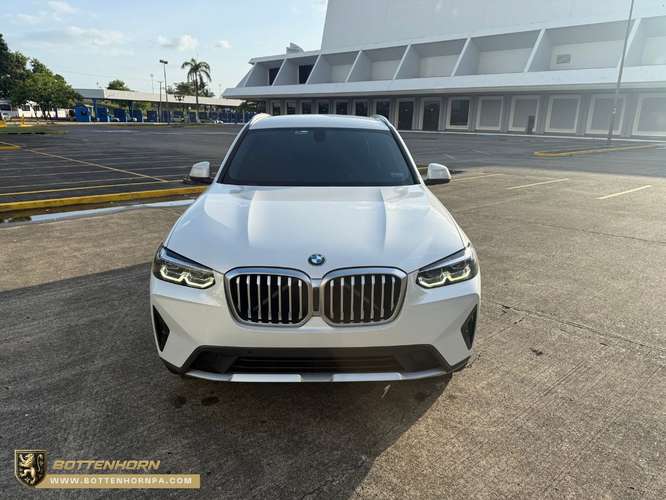 BMW X3 xDrive 30i 2023 Unico dueño Servicios en agencia - Imagen 2