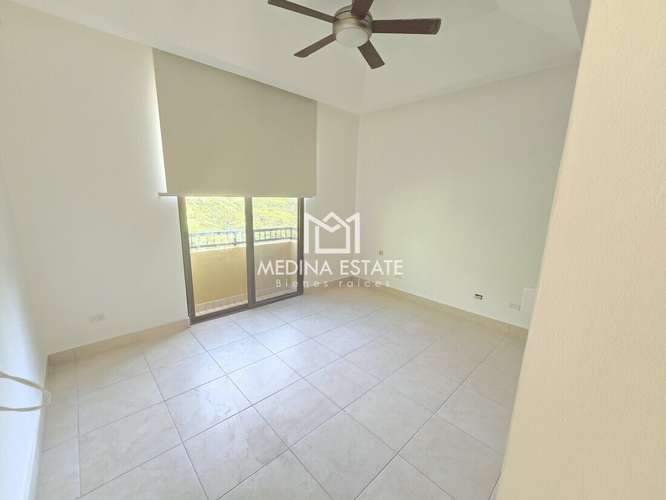 Vendo en Clayton casa Embassy Club Unifamiliar 4 Habitación con jardín - Imagen 14