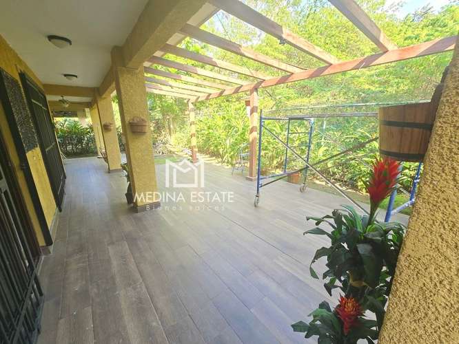 Vendo en Clayton casa Embassy Club Unifamiliar 4 Habitación con jardín - Imagen 6