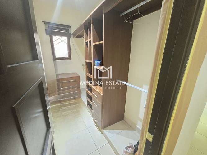 Vendo en Clayton casa Embassy Club Unifamiliar 4 Habitación con jardín - Imagen 8