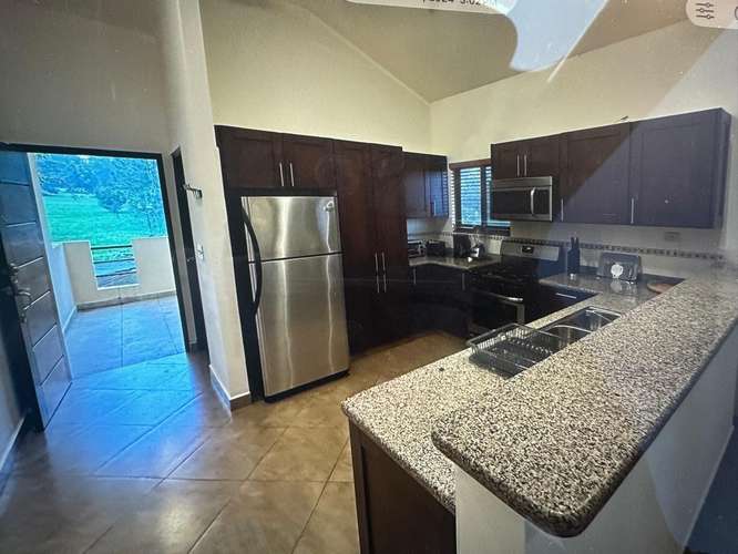 Se alquila hermoso apartamento alto Boquete amoblado 2,150.00 - Imagen 2