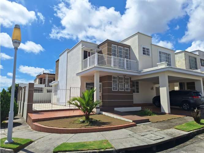 Venta de Casa esquinera de 310 mts en Brisas del Golf/ Brisas Point - Imagen 2