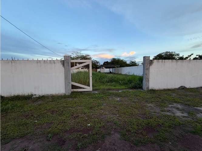 SE VENDE TERRENO EN GORGONA PLAYA MALIBÚ  CON MURO PERIMETRAL