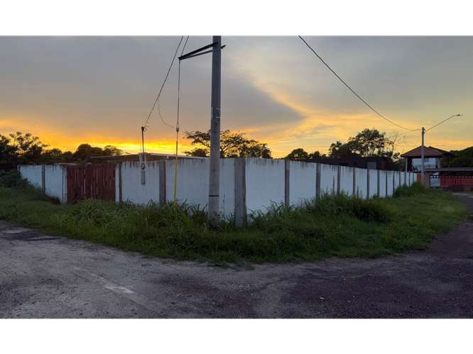 SE VENDE TERRENO EN GORGONA PLAYA MALIBÚ  CON MURO PERIMETRAL