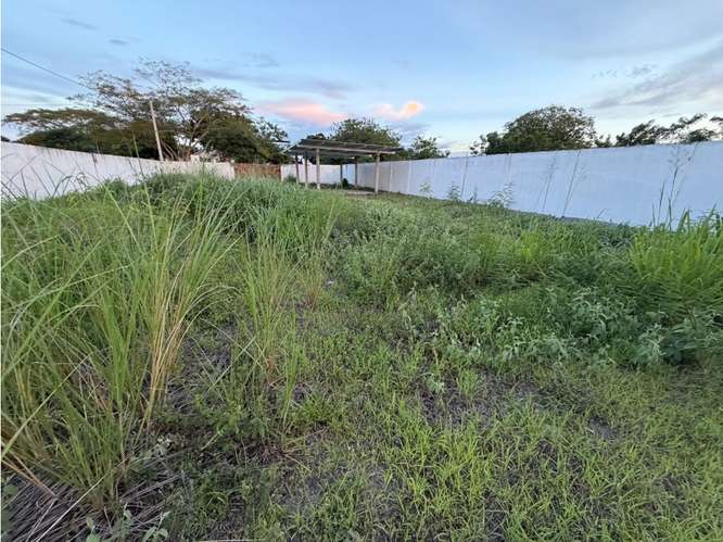 SE VENDE TERRENO EN GORGONA PLAYA MALIBÚ  CON MURO PERIMETRAL