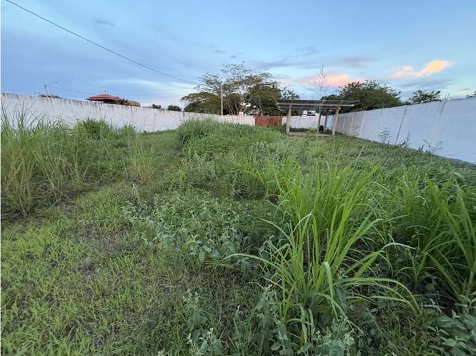 SE VENDE TERRENO EN GORGONA PLAYA MALIBÚ  CON MURO PERIMETRAL