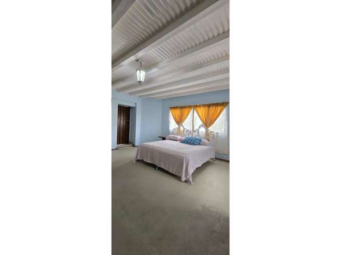 SE VENDE CASA 3500 M2 EN CHAME CHICA 3 NIVELES CON HERMOSAS VISTAS