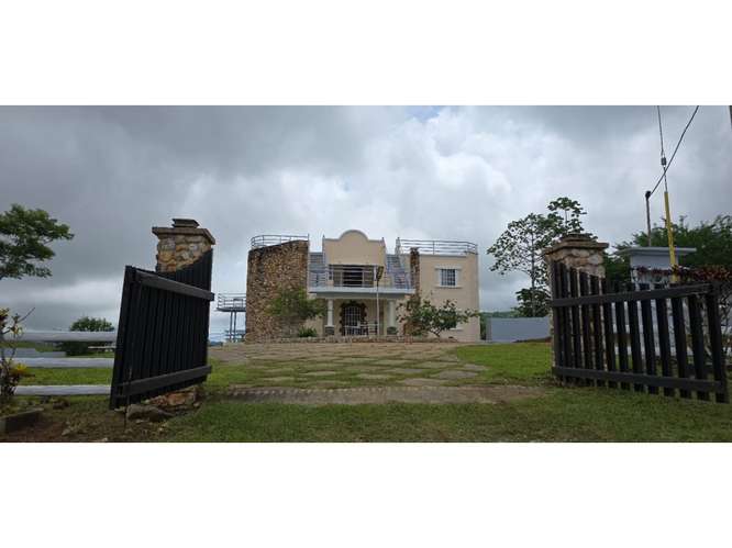 SE VENDE CASA 3500 M2 EN CHAME CHICA 3 NIVELES CON HERMOSAS VISTAS