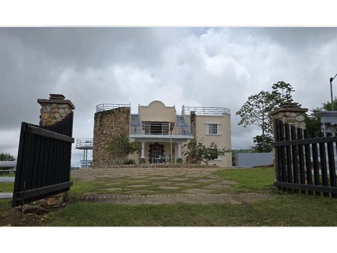 CHAME / CHICA / 3500 M2 / 3 NIVELES / 5 HABITACIONES / 50 PARKINGS
