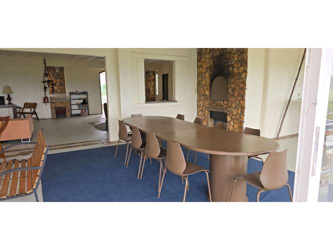 CHAME / CHICA / 3500 M2 / 3 NIVELES / 5 HABITACIONES / 50 PARKINGS