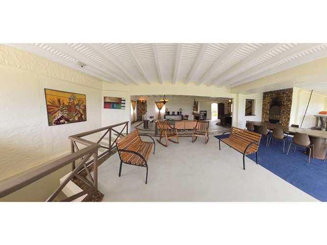 CHAME / CHICA / 3500 M2 / 3 NIVELES / 5 HABITACIONES / 50 PARKINGS