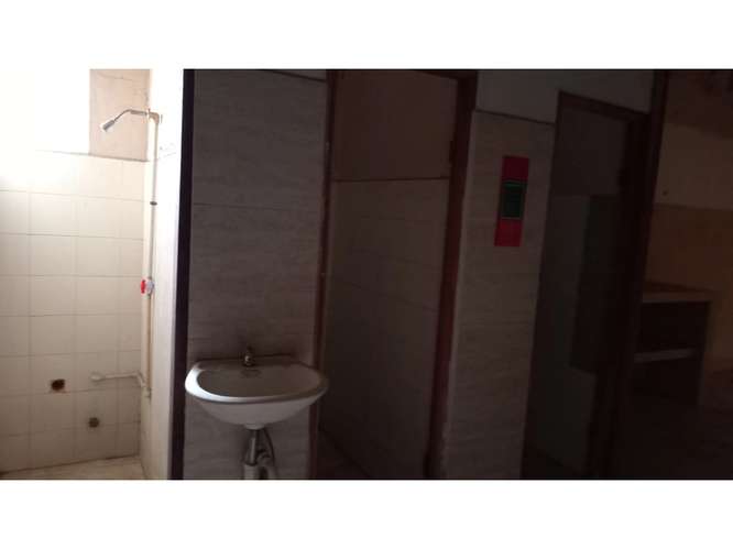 SE ALQUILA GALERA COMERCIAL 245M EN PEDREGAL EL PARADOR SOBRE VIA - Imagen 13