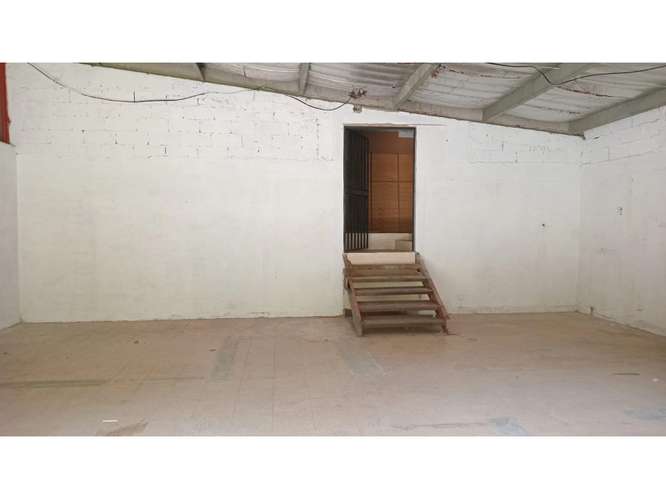 SE ALQUILA GALERA COMERCIAL 245M EN PEDREGAL EL PARADOR SOBRE VIA - Imagen 6