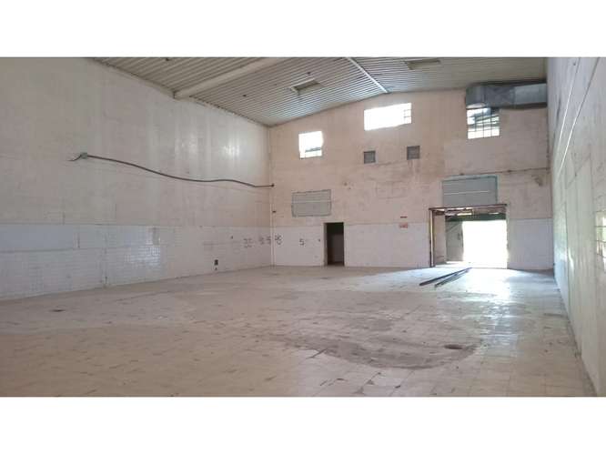 SE ALQUILA GALERA COMERCIAL 268M EN EL PARADOR PEDREGAL  SOBRE VIA - Imagen 5