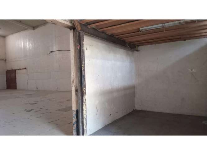 SE ALQUILA GALERA COMERCIAL 268M EN EL PARADOR PEDREGAL  SOBRE VIA - Imagen 8