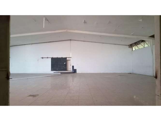 SE ALQUILA GALERA COMERCIAL 504 M2 EN EL PARADOR PEDREGAL SOBRE VIA - Imagen 11