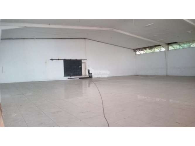 SE ALQUILA GALERA COMERCIAL 504 M2 EN EL PARADOR PEDREGAL SOBRE VIA - Imagen 15