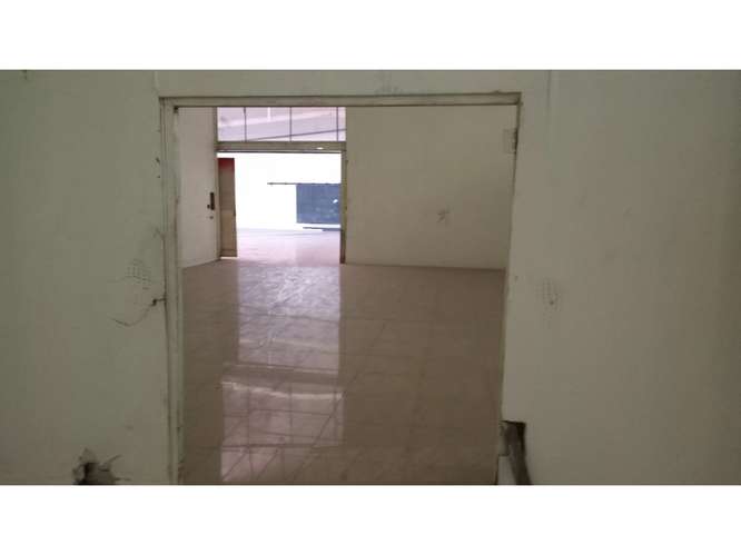 SE ALQUILA GALERA COMERCIAL 608M EN PEDREGAL EL PARADOR SOBRE VIA