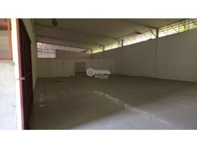 SE ALQUILA GALERA COMERCIAL 608M EN PEDREGAL EL PARADOR SOBRE VIA - Imagen 13