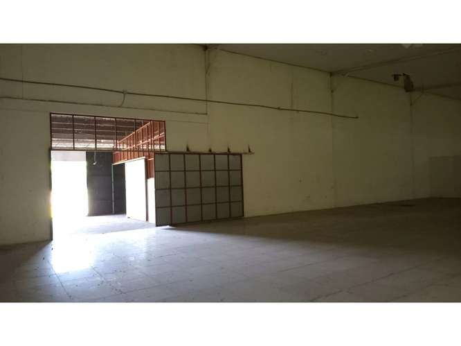 SE ALQUILA GALERA COMERCIAL 608M EN PEDREGAL EL PARADOR SOBRE VIA - Imagen 10