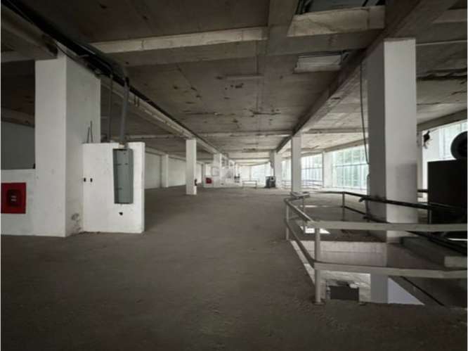 SE VENDE GALERA 5854M EN COLON ZONA LIBRE 3 NIVELES FRENTE A LA CALLE - Imagen 20
