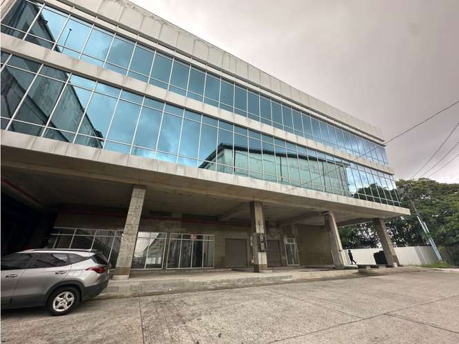 SE VENDE GALERA 5854M EN COLON ZONA LIBRE 3 NIVELES FRENTE A LA CALLE - Imagen 5