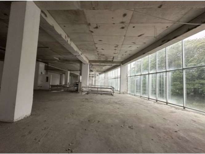 SE VENDE GALERA 5854M EN COLON ZONA LIBRE 3 NIVELES FRENTE A LA CALLE - Imagen 17
