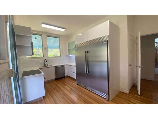 CLAYTON / ESTILO BUNGALAW / 1015M / 5 HABITACIONES / REFORMADA