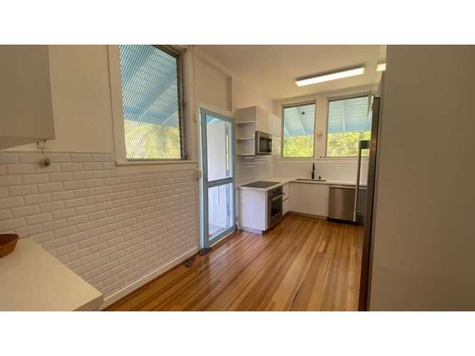 CLAYTON / ESTILO BUNGALAW / 1015M / 5 HABITACIONES / REFORMADA