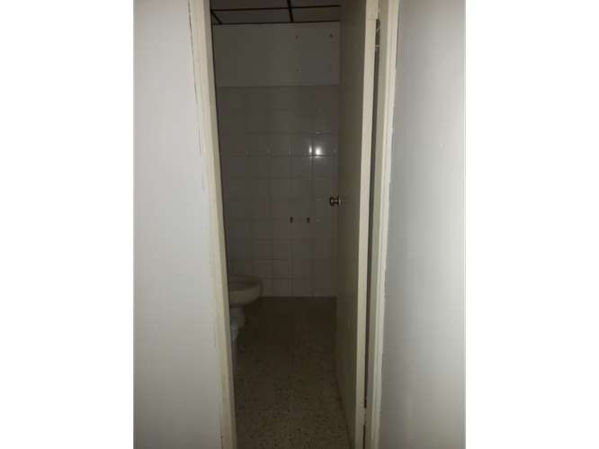 BALBOA PLAZA / AV BALBOA / DIVISIONES / 230 M2 / VACIO / PISO BAJO - Imagen 8