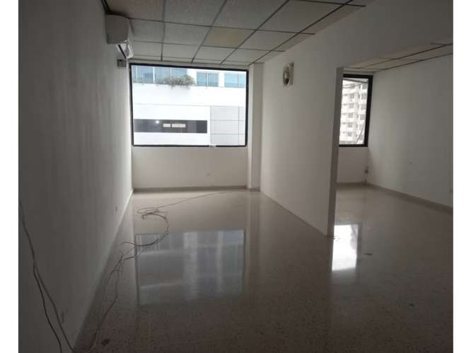 BALBOA PLAZA / AV BALBOA / DIVISIONES / 230 M2 / VACIO / PISO BAJO - Imagen 3