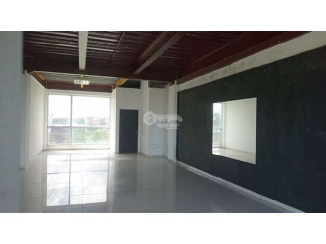 SE ALQUILA LOCAL 75M EN LOCAL  PLAZA VERSALLES VIA PRINCIPAL  VACIO - Imagen 11