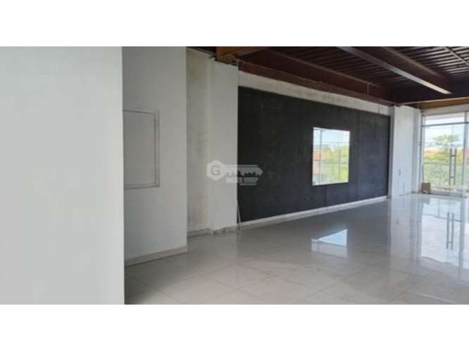 LOCAL / PLAZA VERSALLES / 75M2 / VIA PRINCIPAL / PISO MEDIO / VACIO - Imagen 12