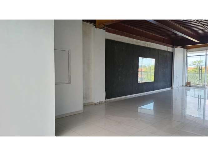 LOCAL / PLAZA VERSALLES / 75M2 / VIA PRINCIPAL / PISO MEDIO / VACIO - Imagen 5