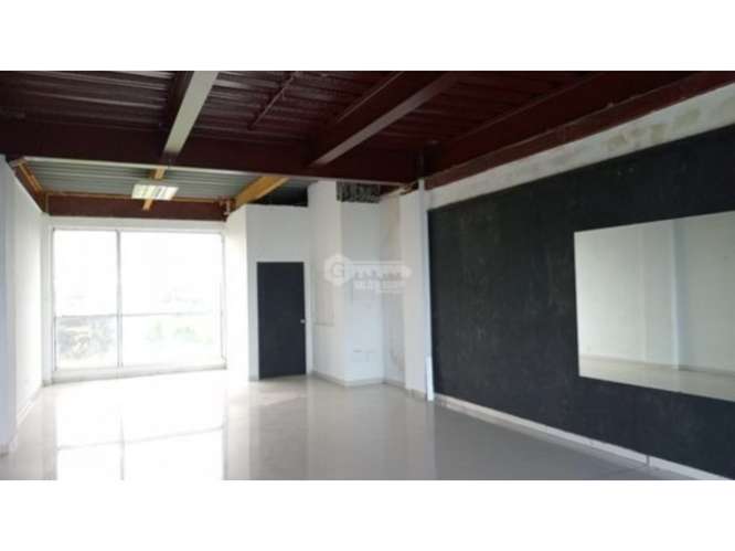 LOCAL / PLAZA VERSALLES / 75M2 / VIA PRINCIPAL / PISO MEDIO / VACIO - Imagen 9