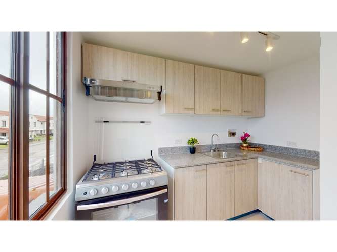 SE VENDE CASA 73M EN VILLA ZAITA RESIDENCIAL LA RESERVA CON TERRAZA