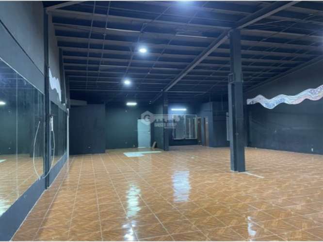 SE ALQUILA LOCAL COMERCIAL 212 M2 EN PLAZA NORTE PLANTA ALTA