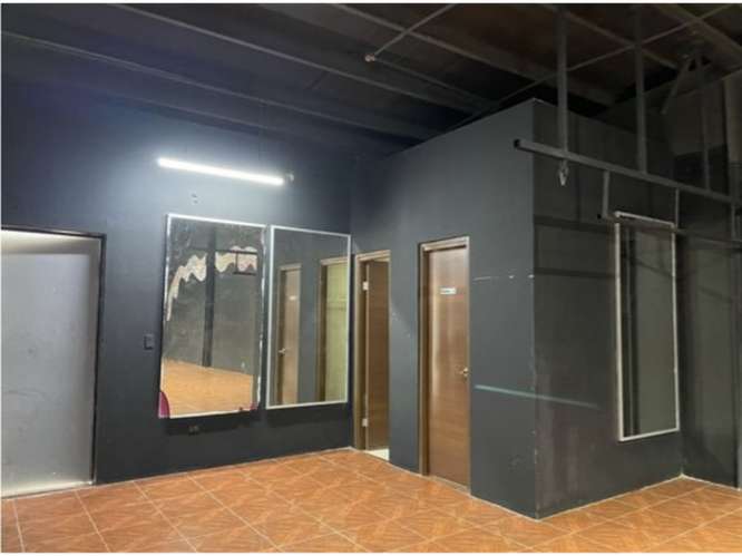 SE ALQUILA LOCAL COMERCIAL 212 M2 EN PLAZA NORTE PLANTA ALTA