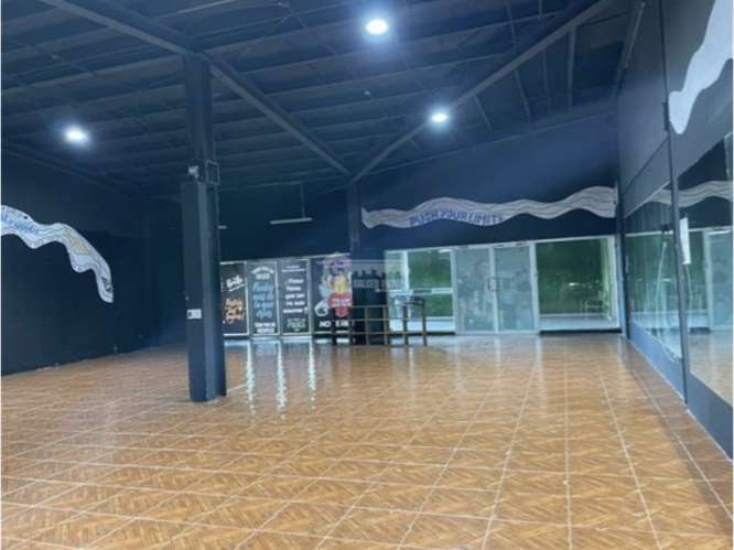 LOCAL COMERCIAL / ALTOS DE PANAMA / PLAZA NORTE / 212 M2 / PLANTA ALTA