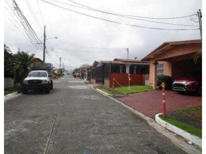 VENTA DE CASA EN BRISAS DEL GOLF EN CIRCUITO CERRADO - Imagen 2