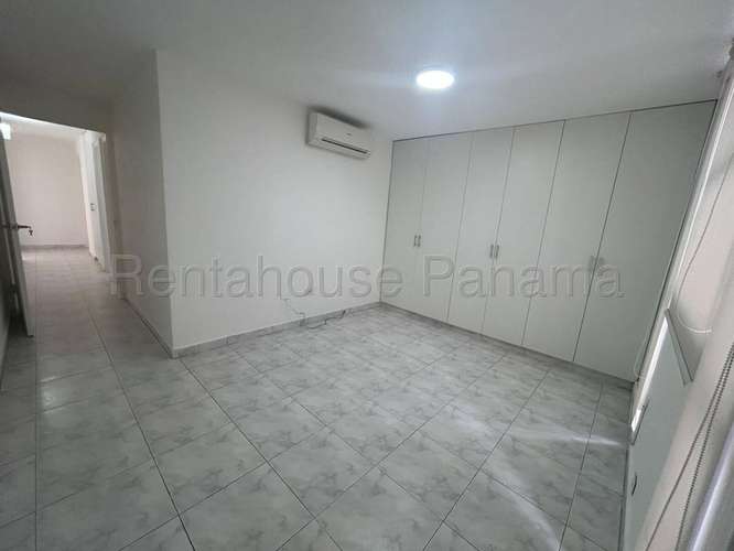 Venta de Apartamento en Paitilla, PH Perla del Pacifico 27LGG2987