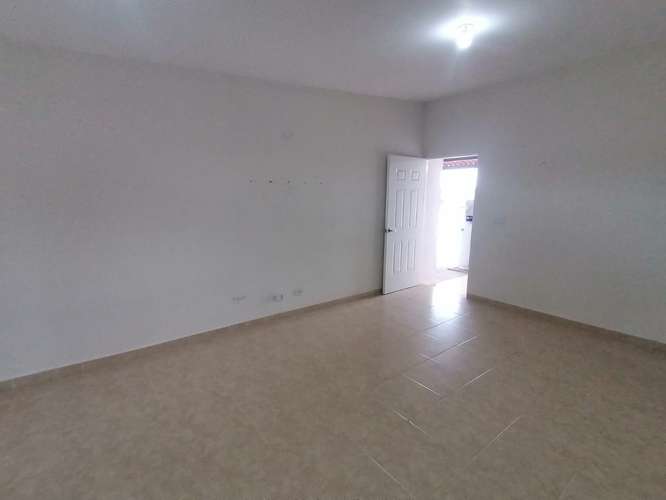 La Chorrera | Arboledas | Casa en alquiler | cierre patio | área social