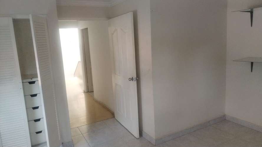 Alquilo habitación sin mueble en La Loma de Hato Pintado para una dama - Imagen 5