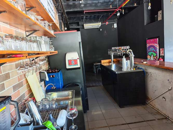 SE RENTA LOCAL de 177 m² con terraza cubierta y conexión de gas en El Cangrejo - AF