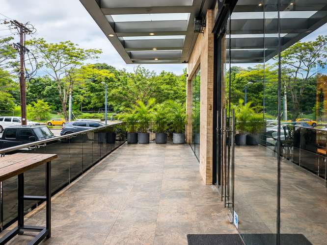SE RENTA LOCAL de 177 m² con terraza cubierta y conexión de gas en El Cangrejo - AF