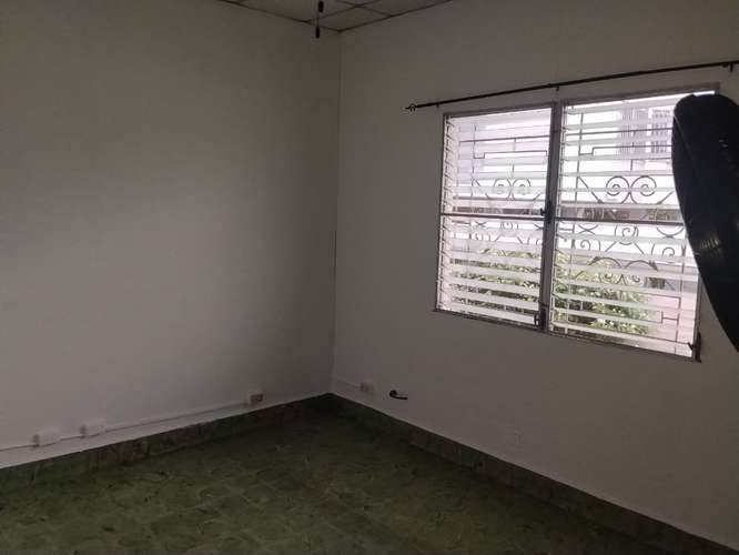 Casa en Parque Lefevre para comercio I com 4 parking y amplio patio - Imagen 3