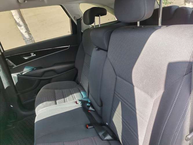 KIA SORENTO 2019 AUTOMÁTICA ÚNICO DUEÑO NEGOCIABLE  - Imagen 7